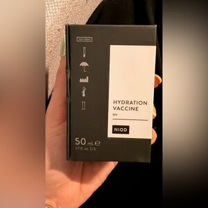Hydration Vaccine NIOD moisturizer